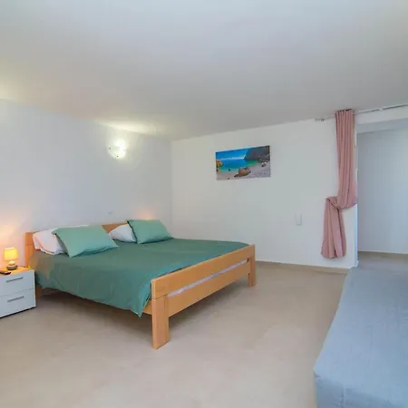 Studio-wohnung Marija By Interhome Apartman